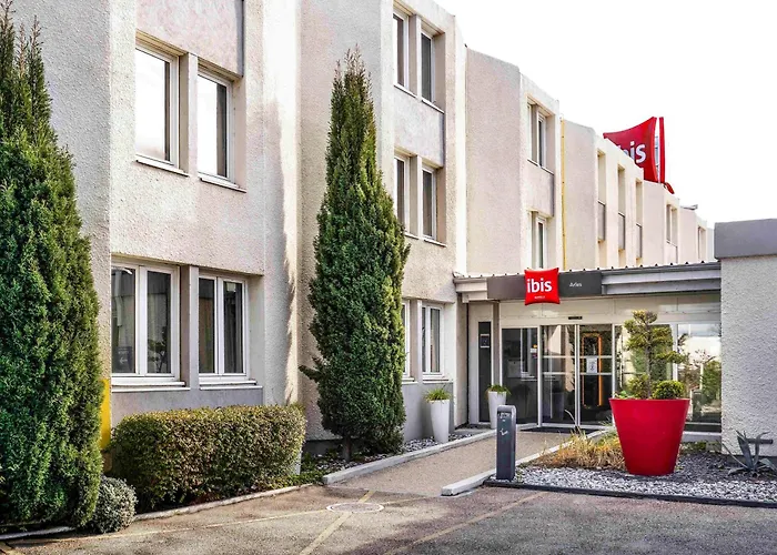 ibis Arles